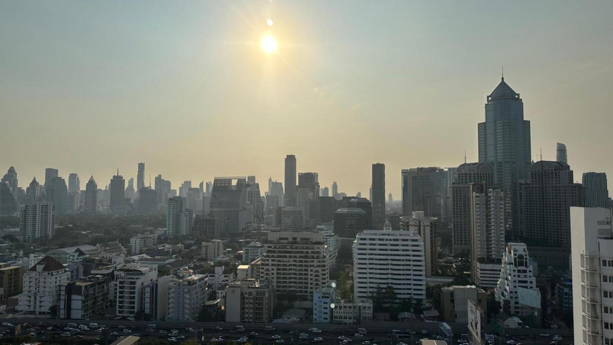 ホテル Omni Tower Sukhumvit Nana Direct バンコク都 エクステリア 写真