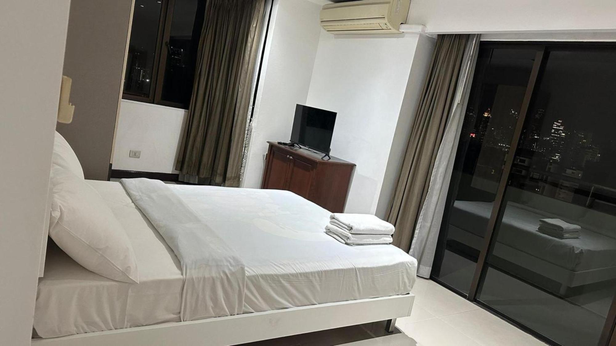 ホテル Omni Tower Sukhumvit Nana Direct バンコク都 エクステリア 写真