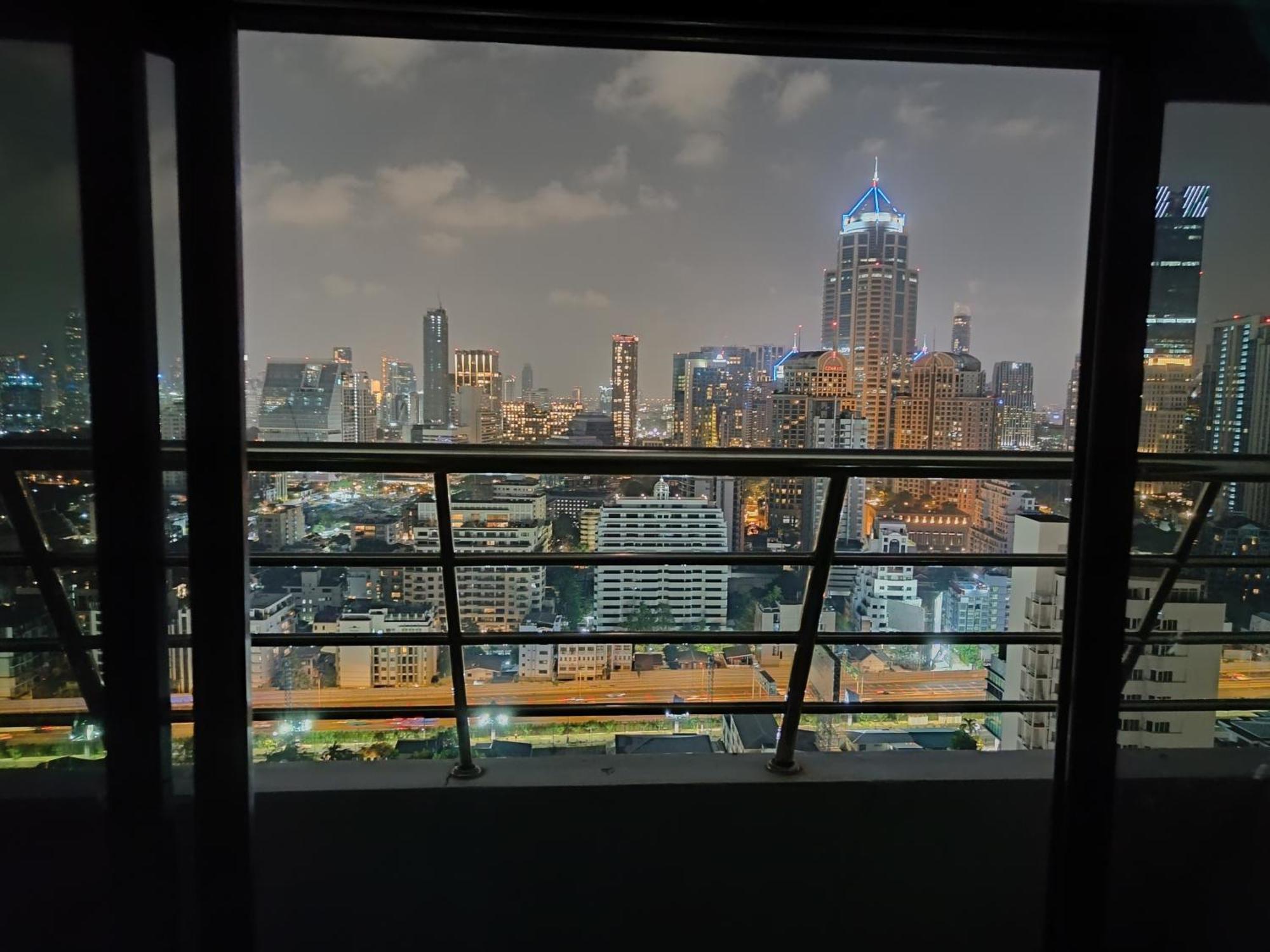 ホテル Omni Tower Sukhumvit Nana Direct バンコク都 エクステリア 写真