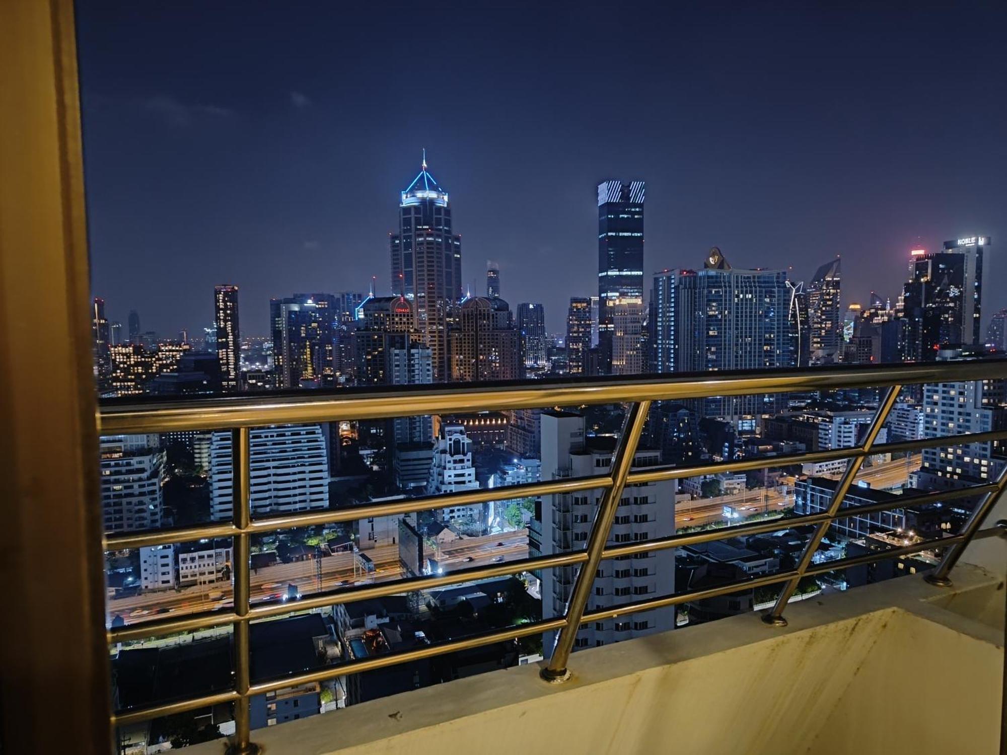ホテル Omni Tower Sukhumvit Nana Direct バンコク都 エクステリア 写真