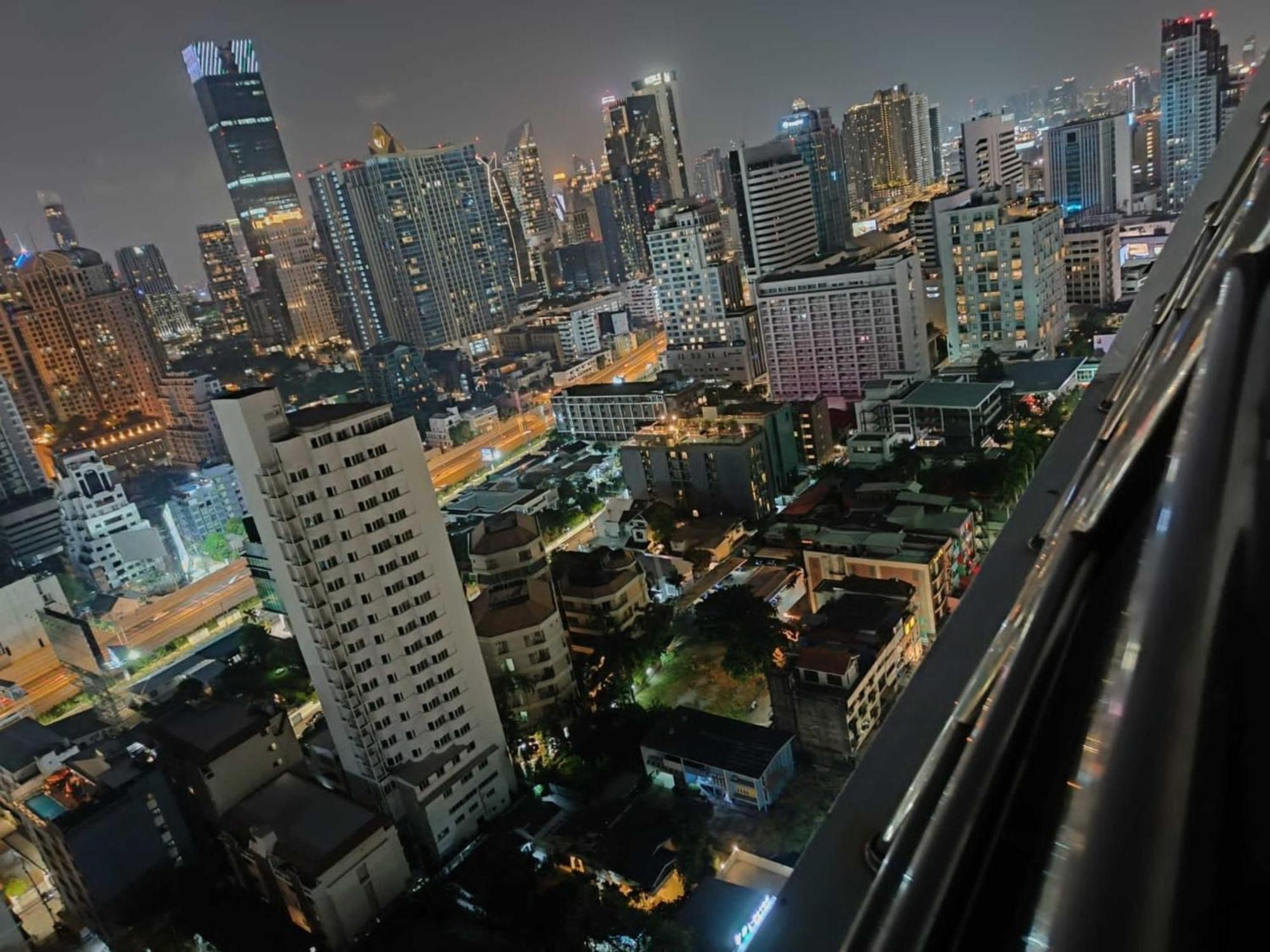 ホテル Omni Tower Sukhumvit Nana Direct バンコク都 エクステリア 写真