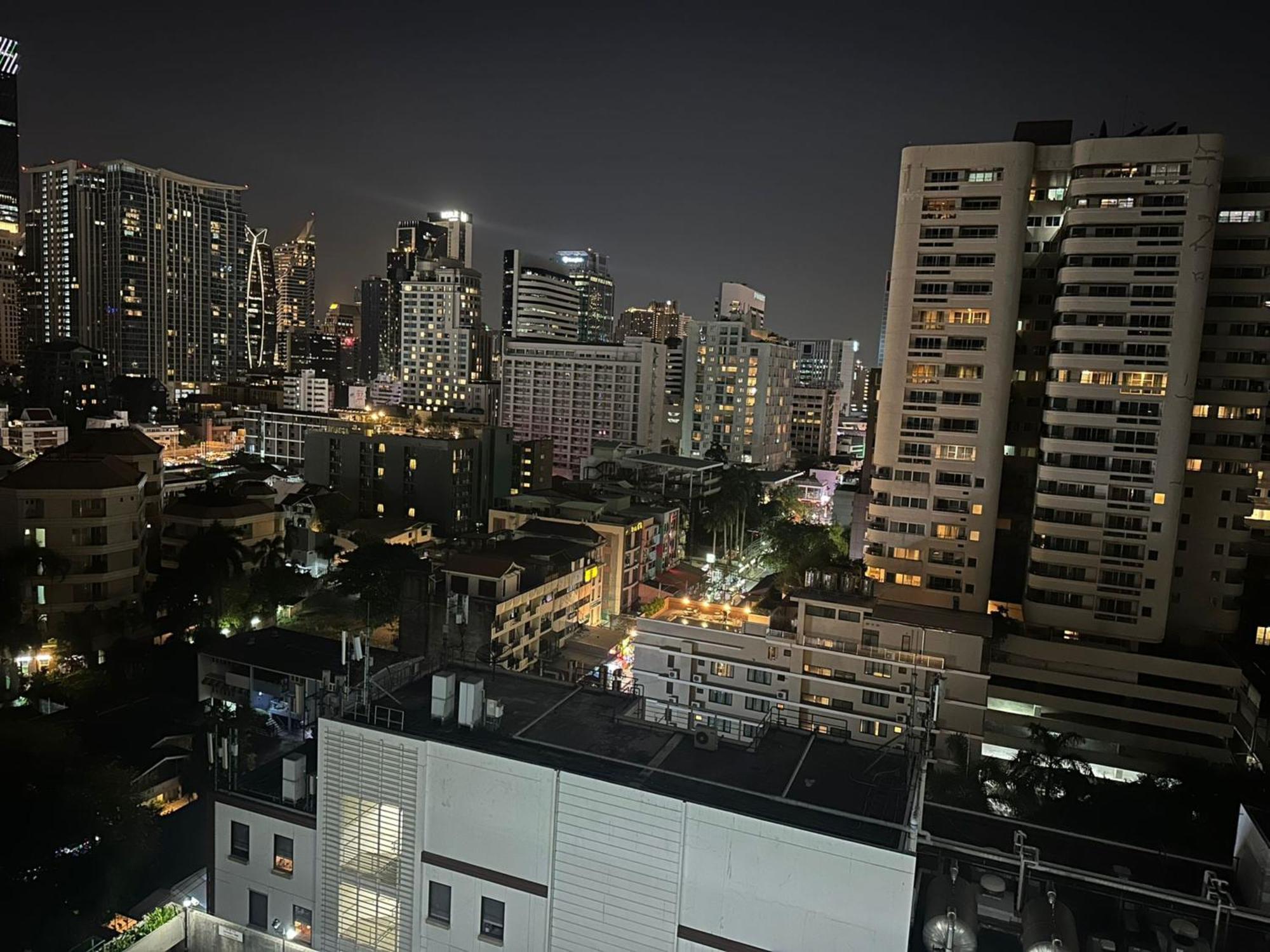 ホテル Omni Tower Sukhumvit Nana Direct バンコク都 エクステリア 写真