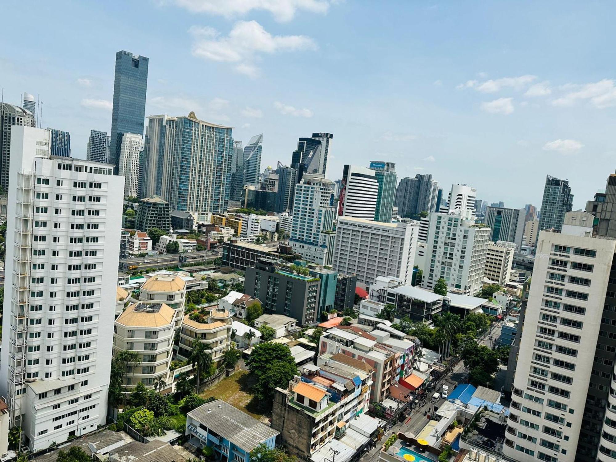 ホテル Omni Tower Sukhumvit Nana Direct バンコク都 エクステリア 写真