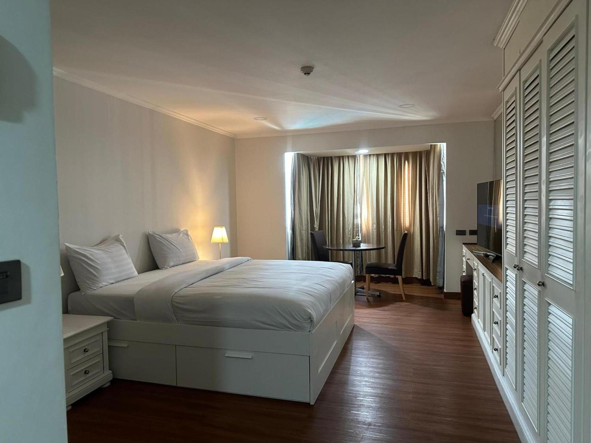 ホテル Omni Tower Sukhumvit Nana Direct バンコク都 エクステリア 写真